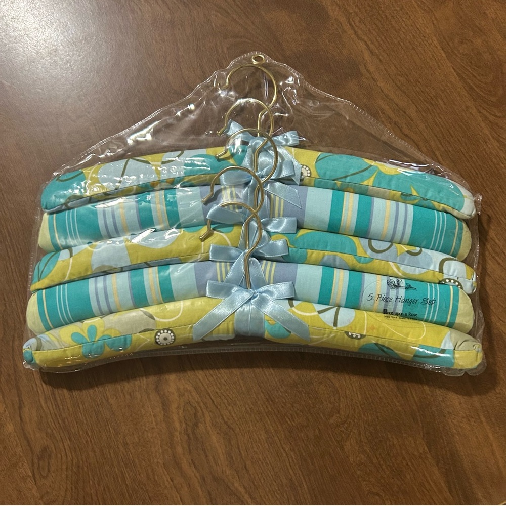 5 piece padded hangers NWT